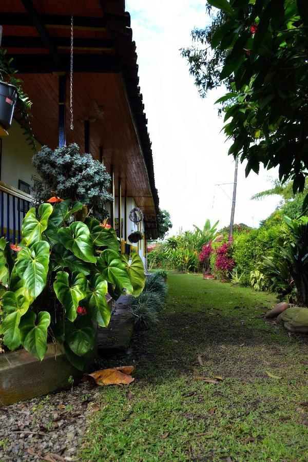 Casa Finca Villa Luz A 800 Mts Del Parque Del Cafe Montenegro Exterior foto