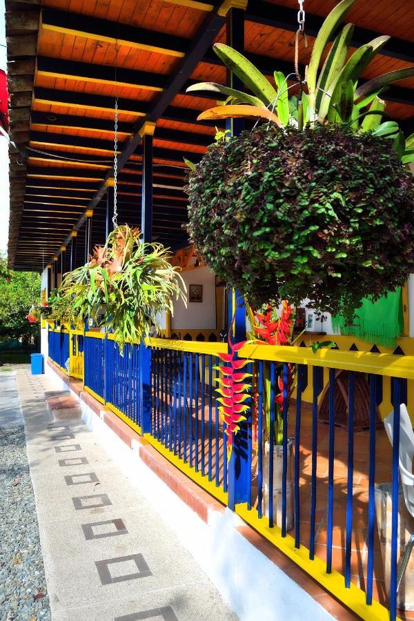 Casa Finca Villa Luz A 800 Mts Del Parque Del Cafe Montenegro Exterior foto